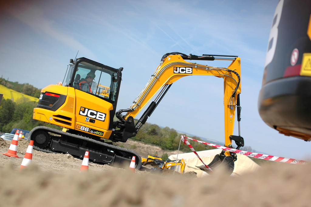 07. Pásové midirypadlo JCB 86C-1