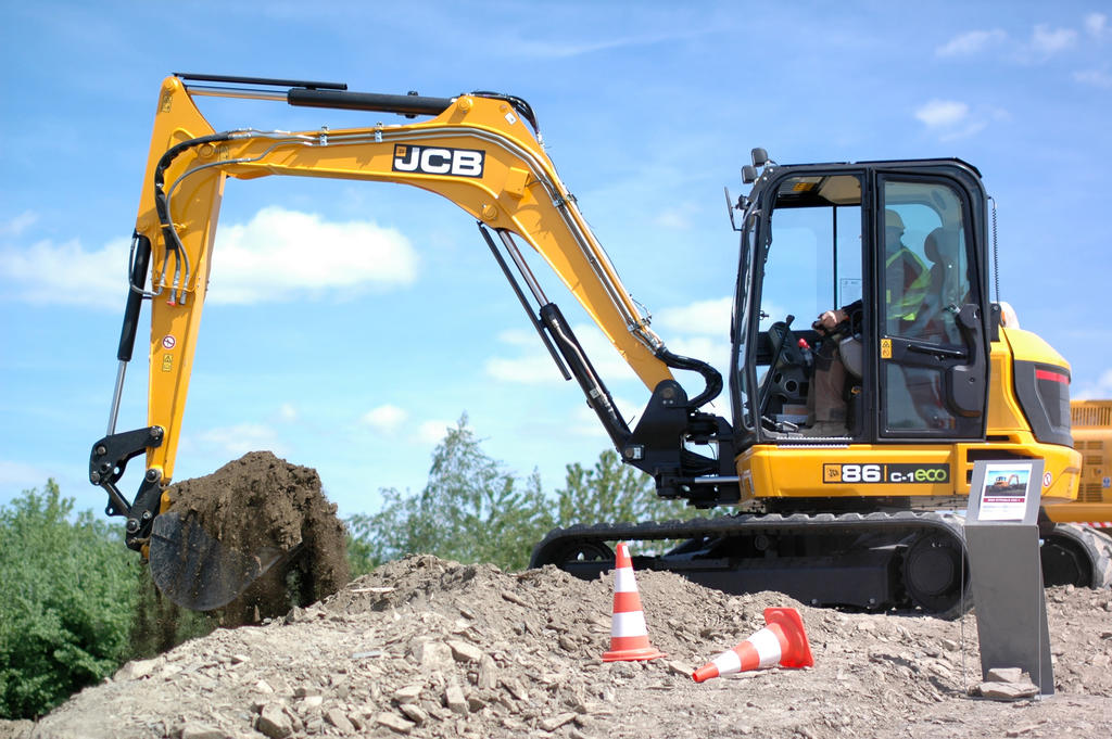 08. Pásové midirypadlo JCB 86C-1