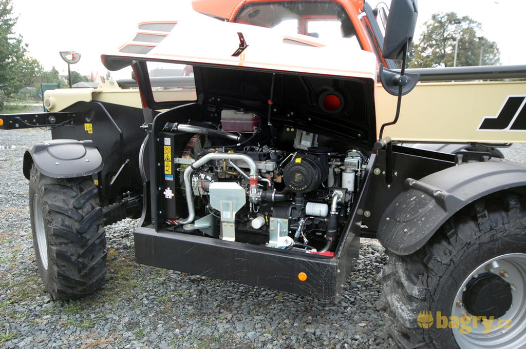 22. Motorový prostor