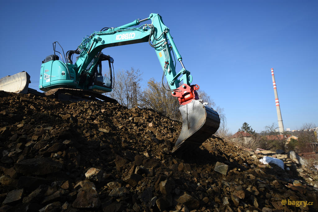49. Kobelco ED160-5 Blade Runner
