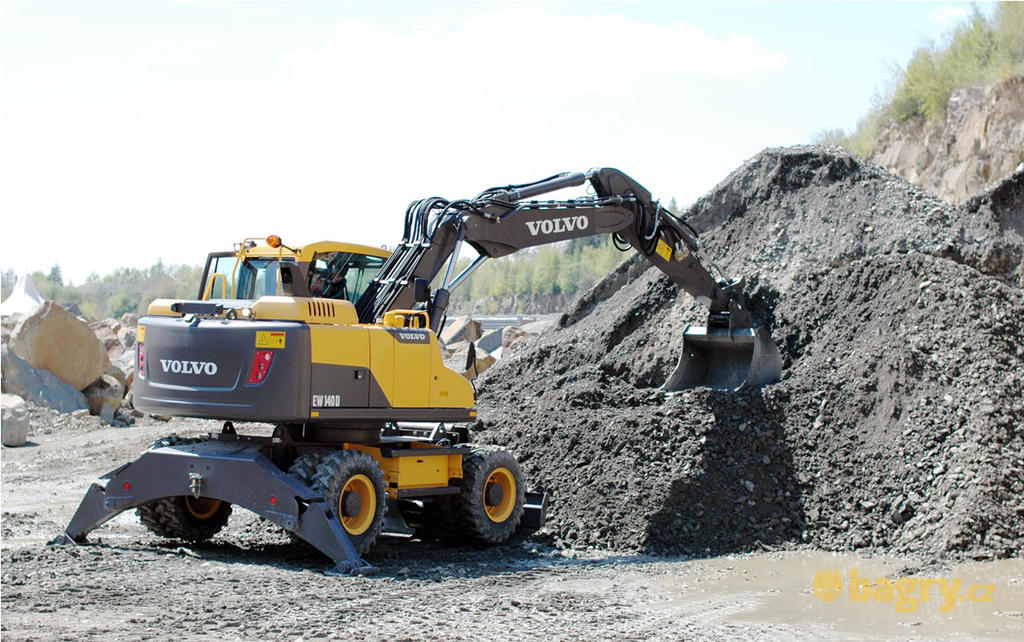Rypadlo Volvo EW 140D