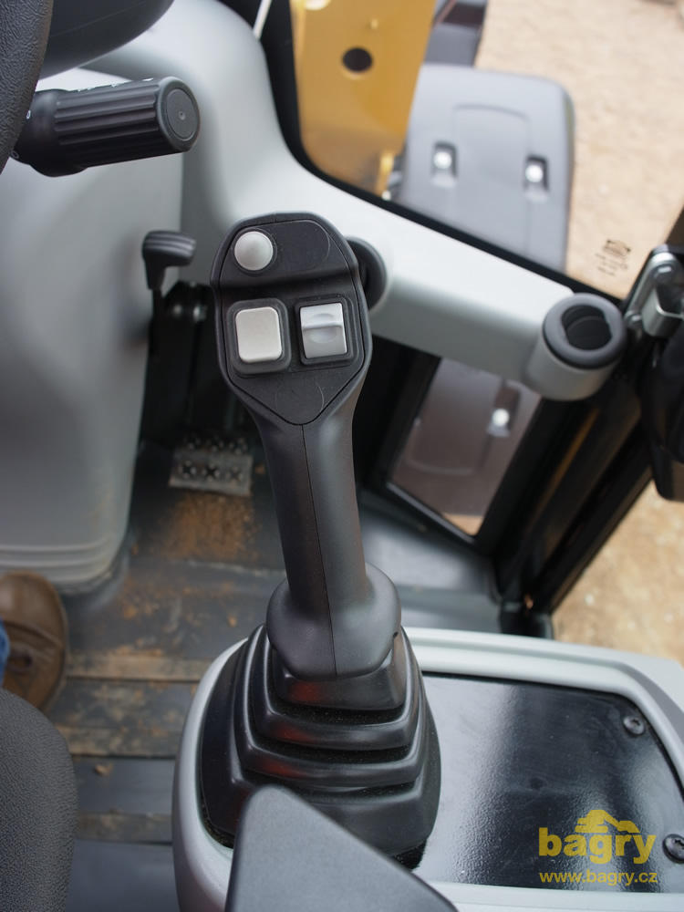Joystick nakládacího zařízení