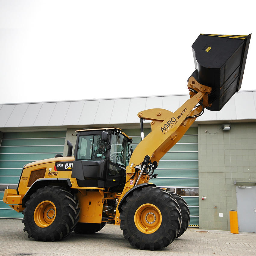 Kolový nakladač Caterpillar 930K High Lift na hydrostatické vlně
