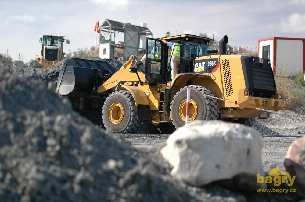 Caterpillar 966K