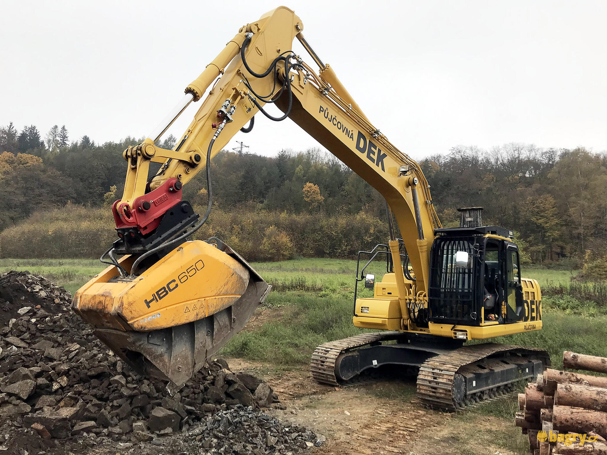 Komatsu PC240