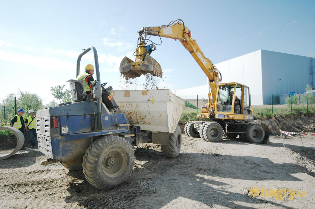 Kopání studen čelisťovými drapáky Davon HCD a HCDK
