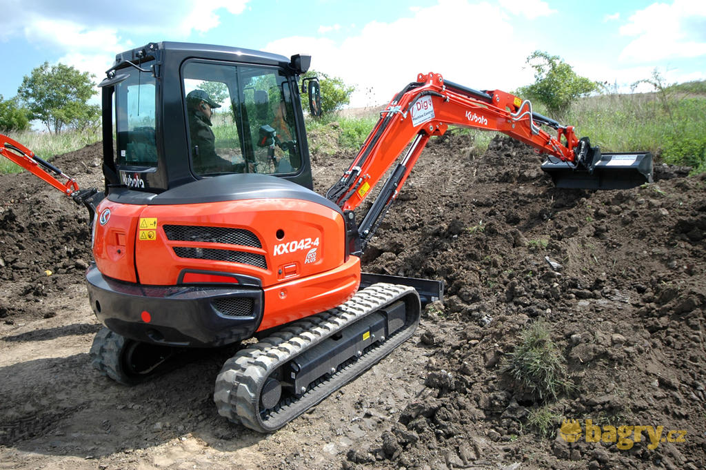 Kubota KX042-4: Recenze