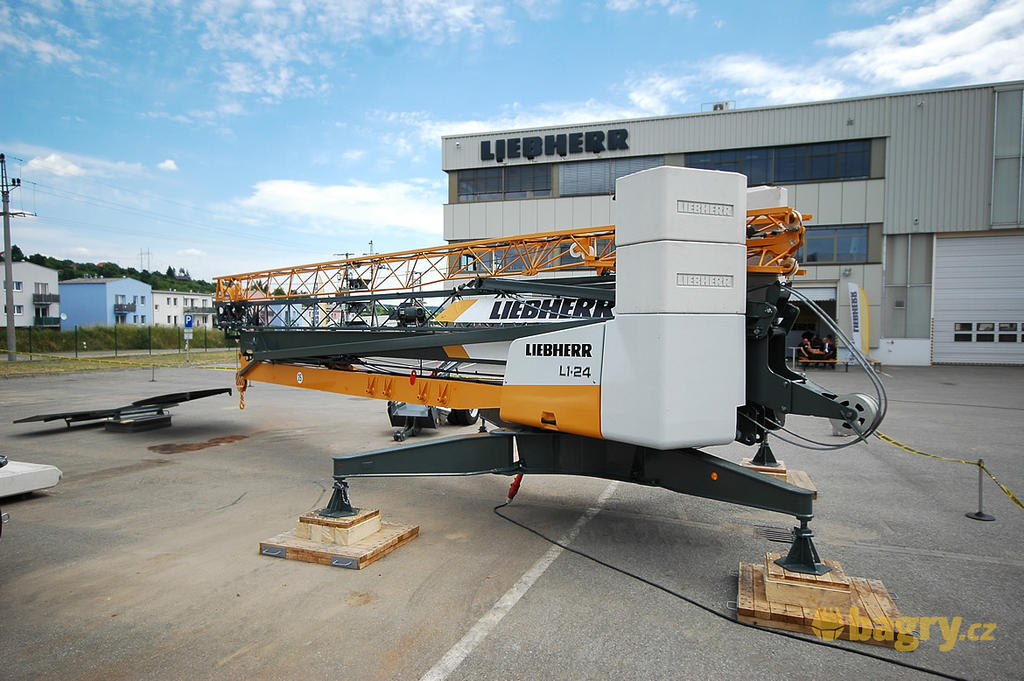 Liebherr L1-24: Recenze