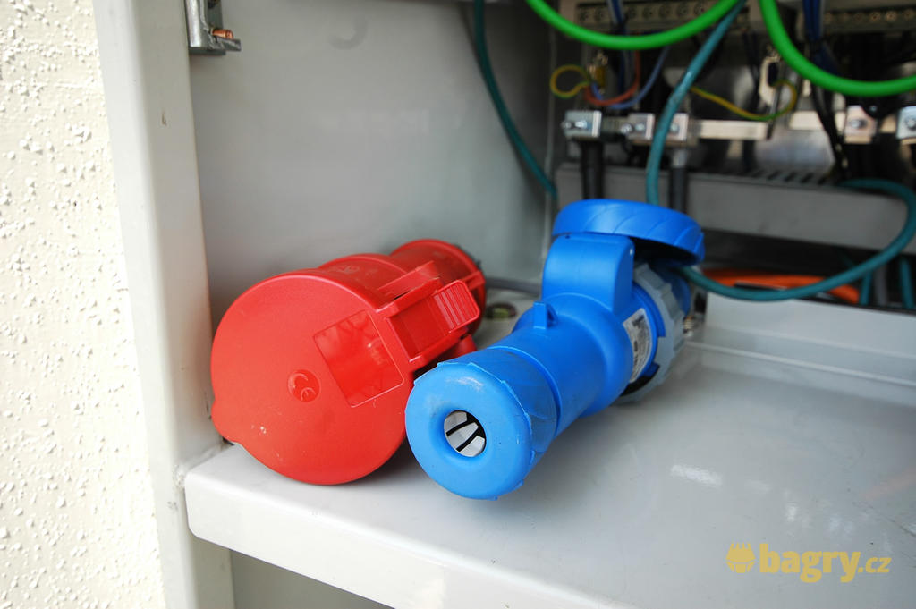 Redukce na 230 V