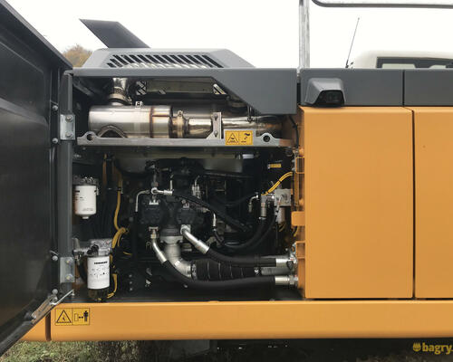 25. Hydraulické čerpadlo, palivový a olejový filtr