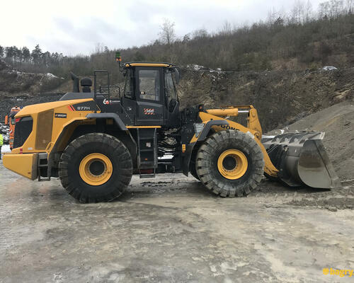 02. Nakladač LiuGong 877H