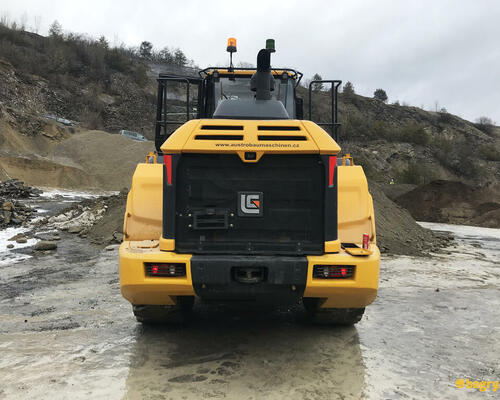 04. Nakladač LiuGong 877H