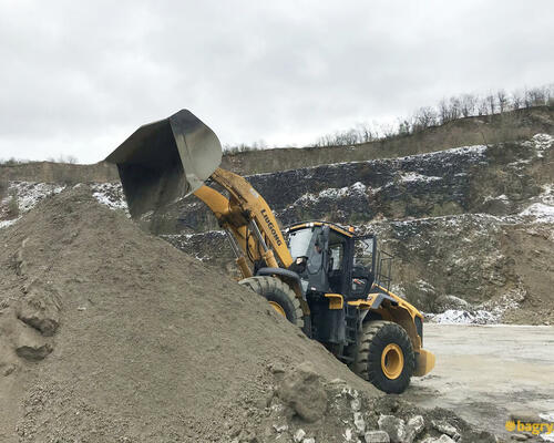 23. Nakladač LiuGong 877H