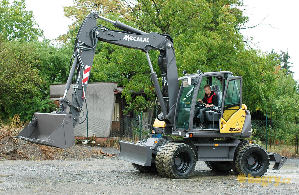 Kolové rypadlo Mecalac 714 MWe