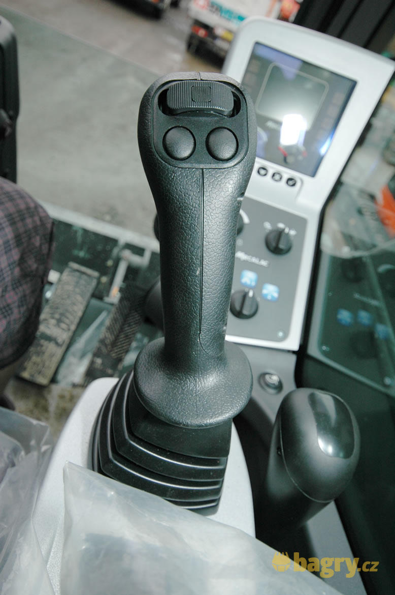 Pravý joystick