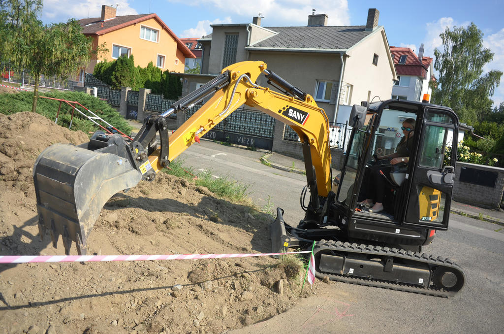 05. Pásové minirypadlo Sany SY35U