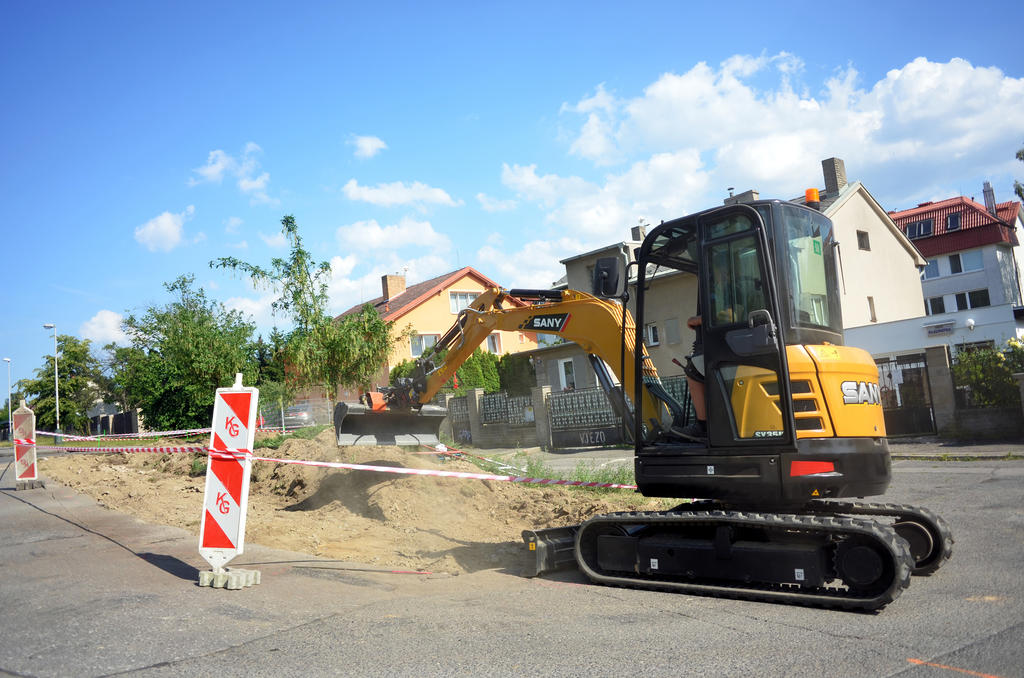 08. Pásové minirypadlo Sany SY35U