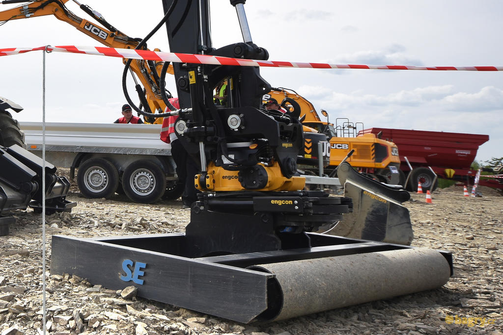 11. Rozhrnovací rám SE Equipment S45 v detailu