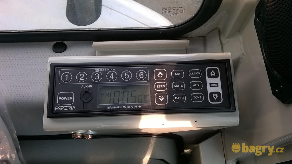 11. Industriální rádio Esperia