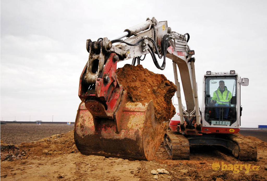 Rypadlo Takeuchi TB 290