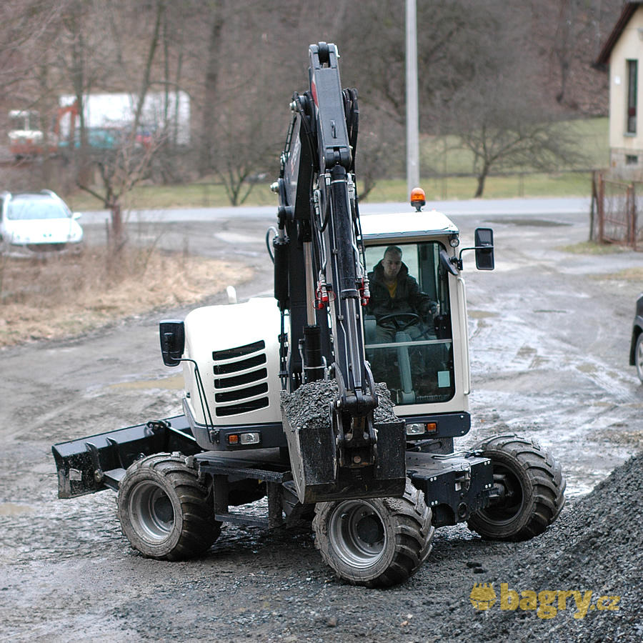 27. Kolové midirypadlo Terex TW95