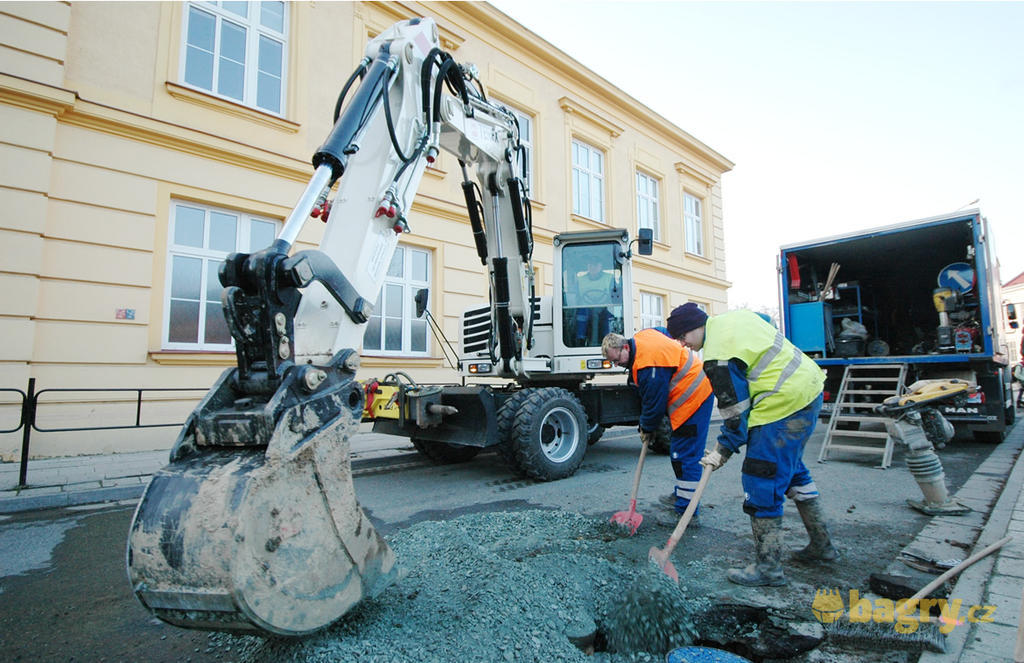 Terex TW 110: Bílému elegánovi to v ulicích sluší