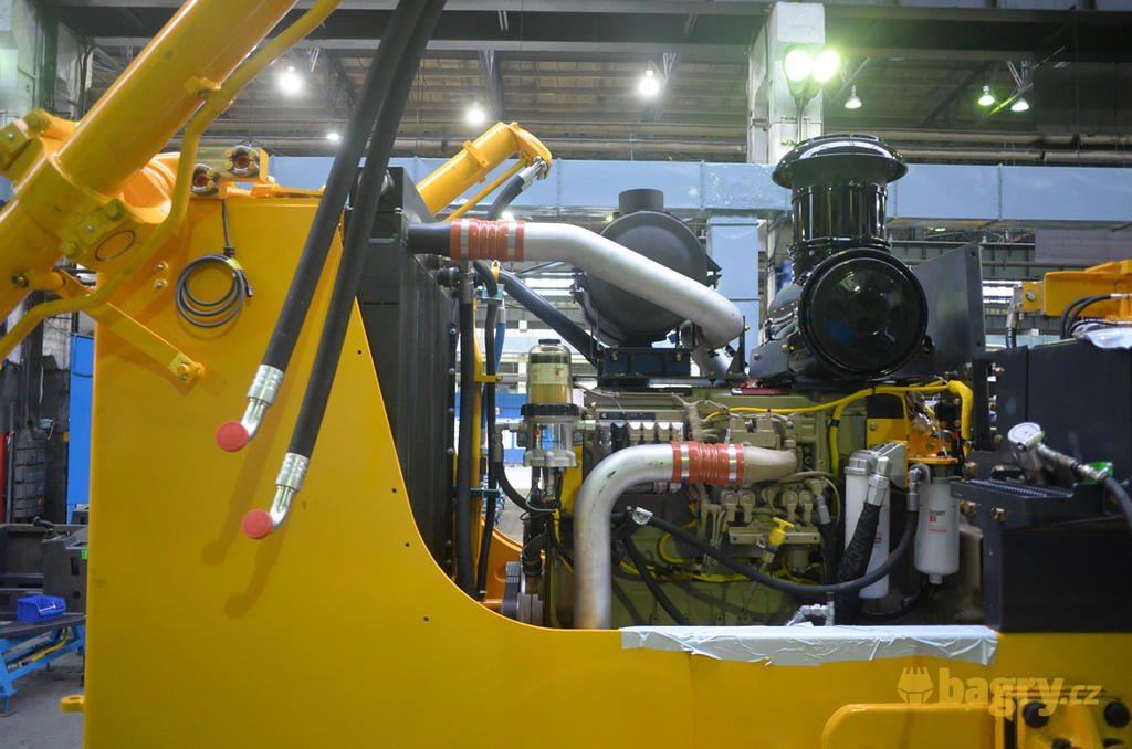 37. Motor Cummins QSX15