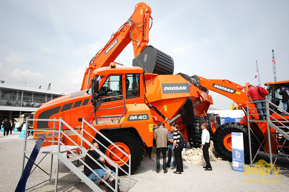 Kloubový dempr Doosan DA40