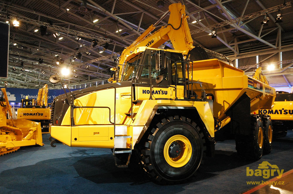 Kloubový dempr Komatsu HM400-3