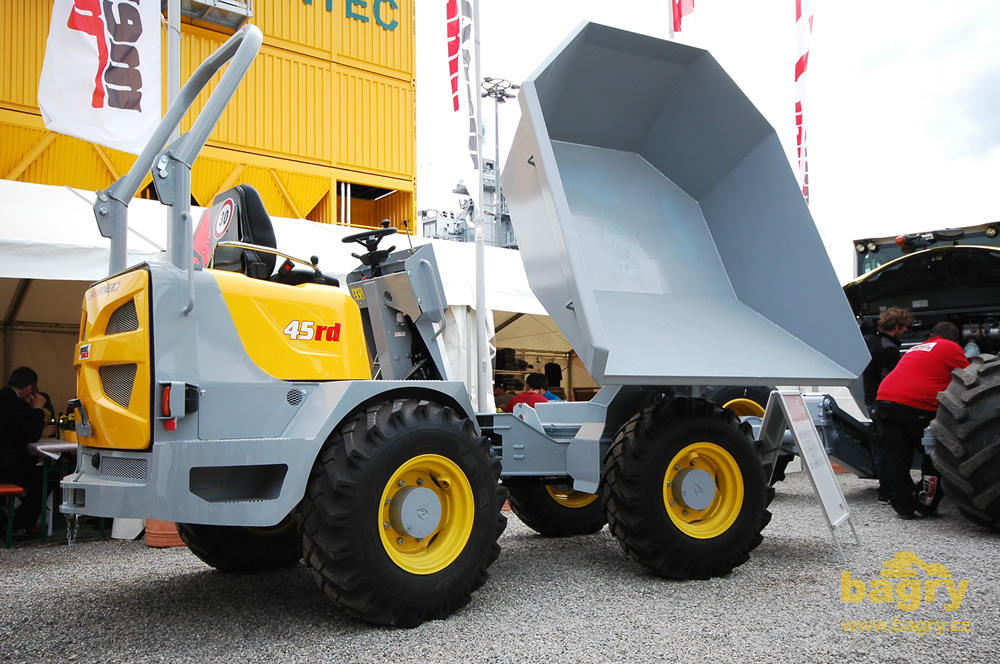 Kompaktní kolový dempr Menzi Muck 45rd