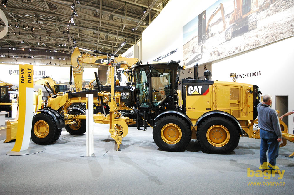 Grejdr Caterpillar 120M2 AWD