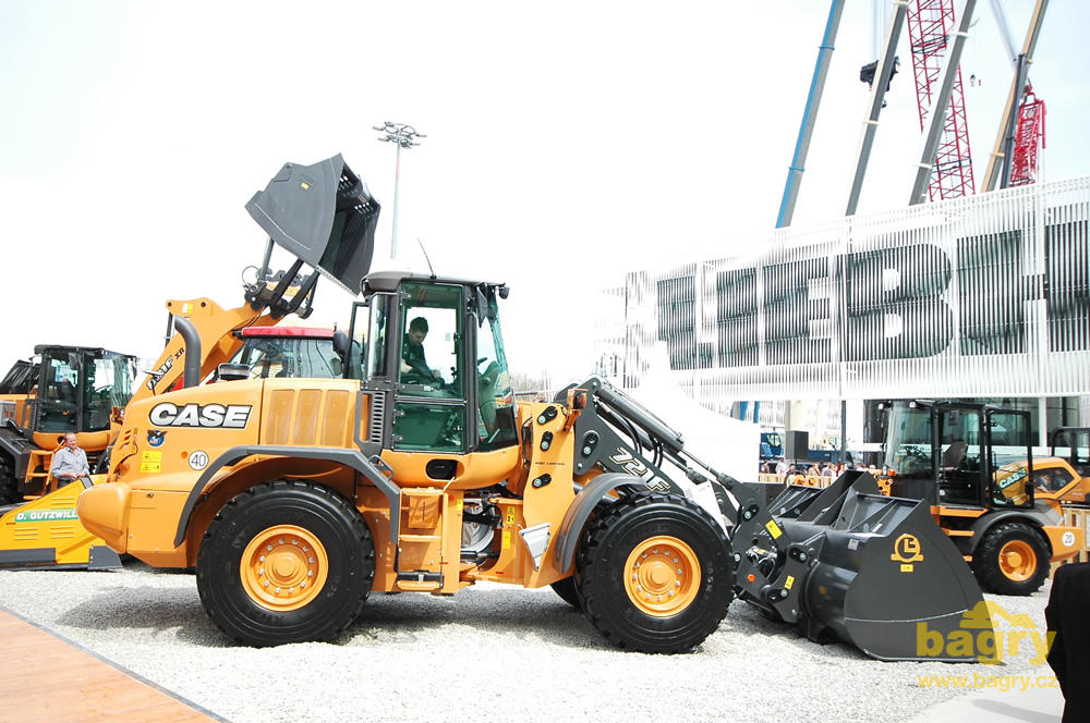 Kolový nakladač Case 721F XT
