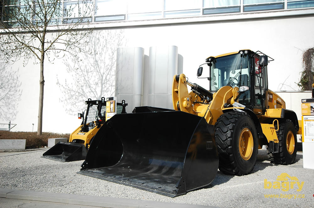 Kolový nakladač Caterpillar 938K