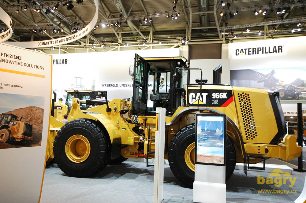 Kolový nakladač Caterpillar 966K XE