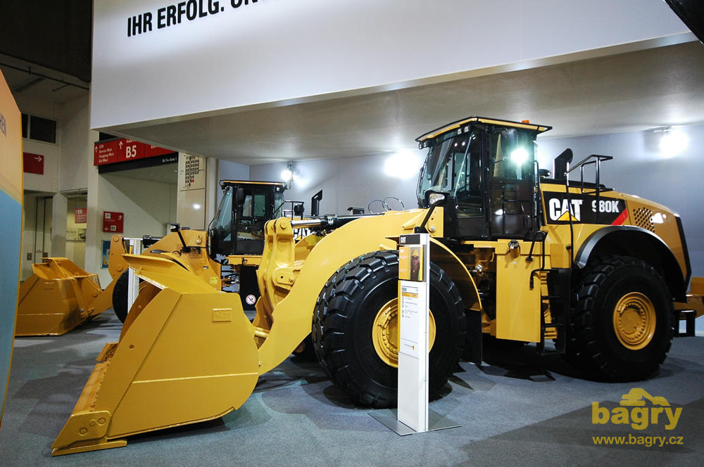 Kolový nakladač Caterpillar 980K