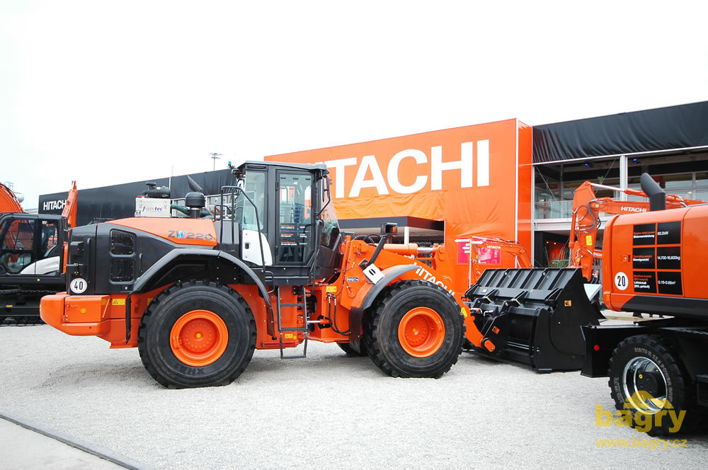 Kolový nakladač Hitachi ZW220-5B