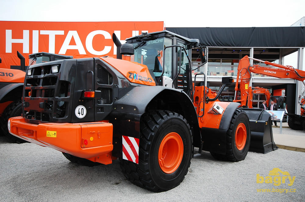 Kolový nakladač Hitachi ZW250-5B