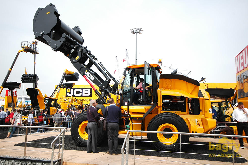 Kolový nakladač JCB 427HT