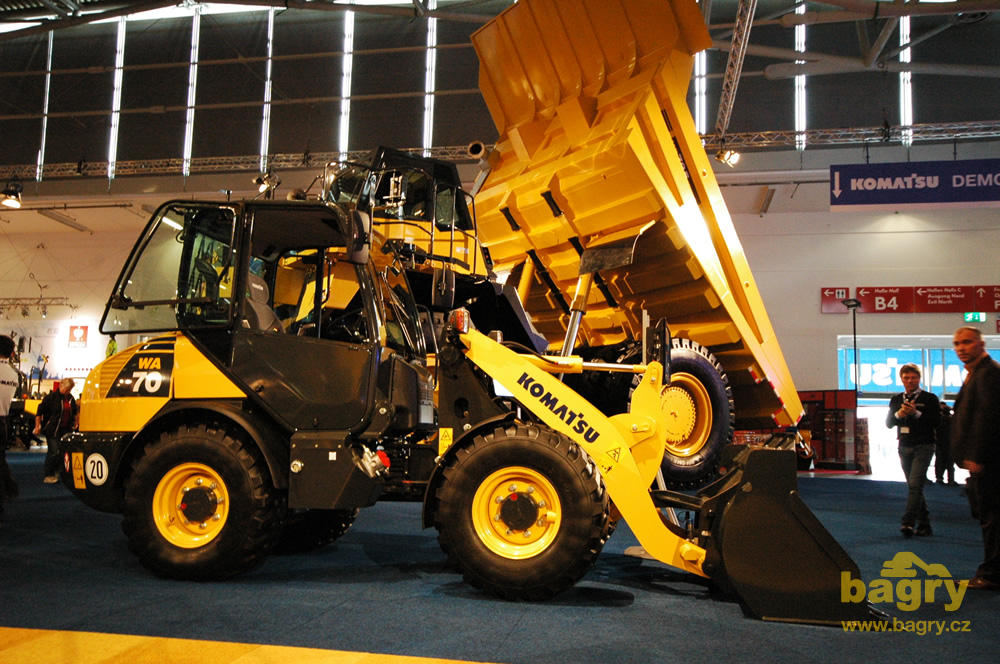Kolový nakladač Komatsu WA70-6