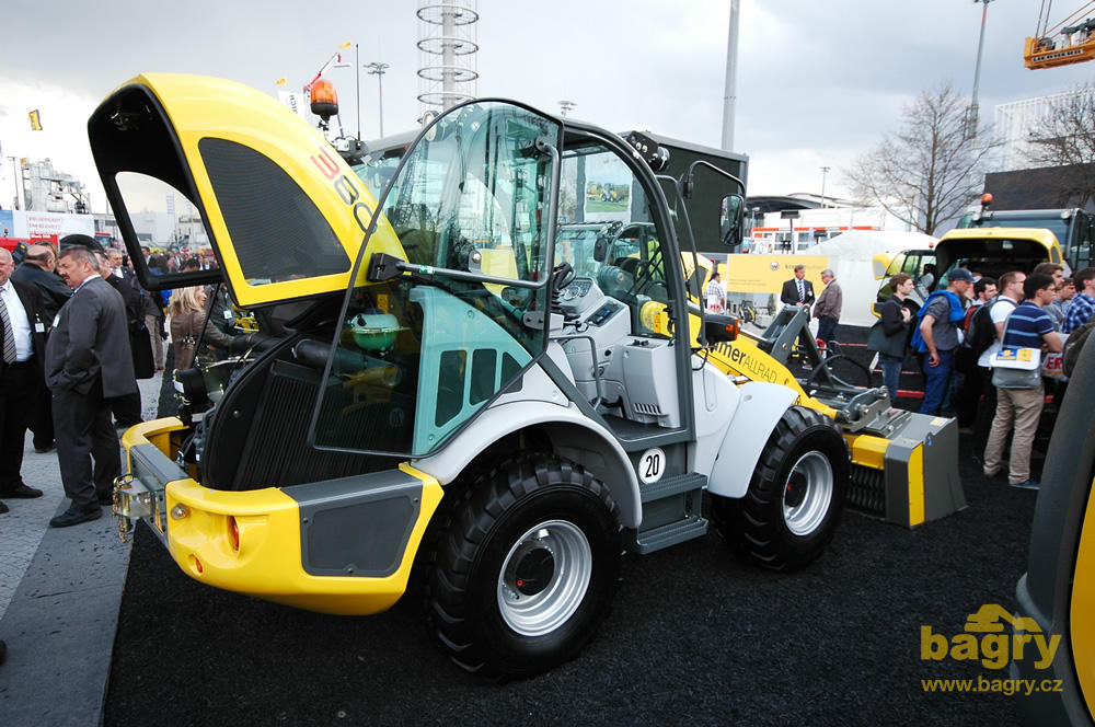 Kolový nakladač Kramer Allrad 380