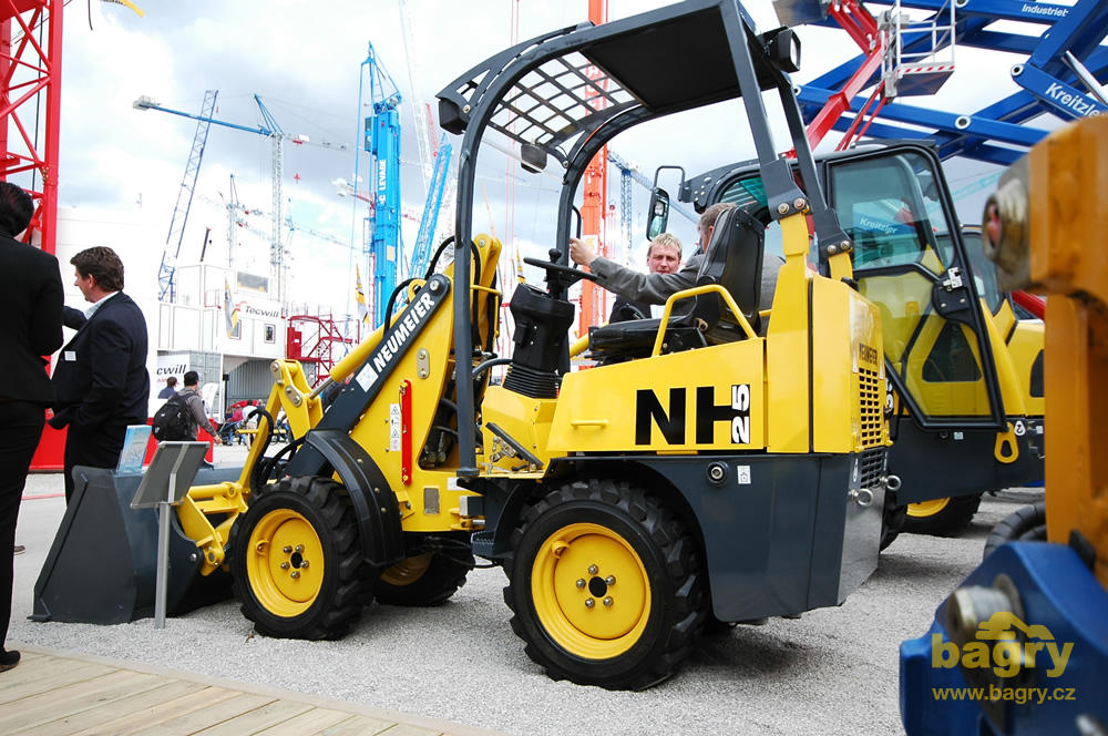 Kolový nakladač Neumeier NH25