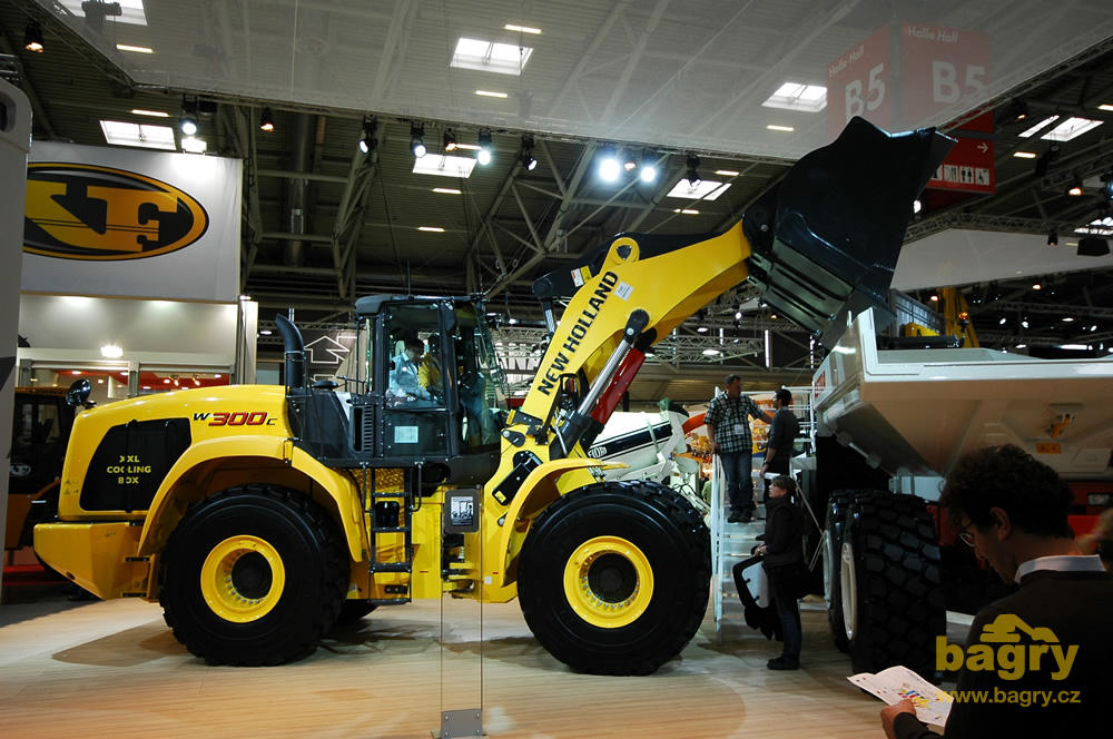 Kolový nakladač New Holland W300C
