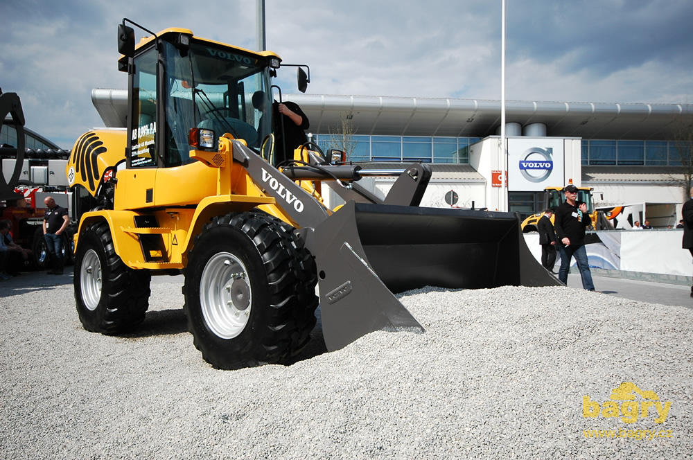 Kolový nakladač Volvo L30B Pro