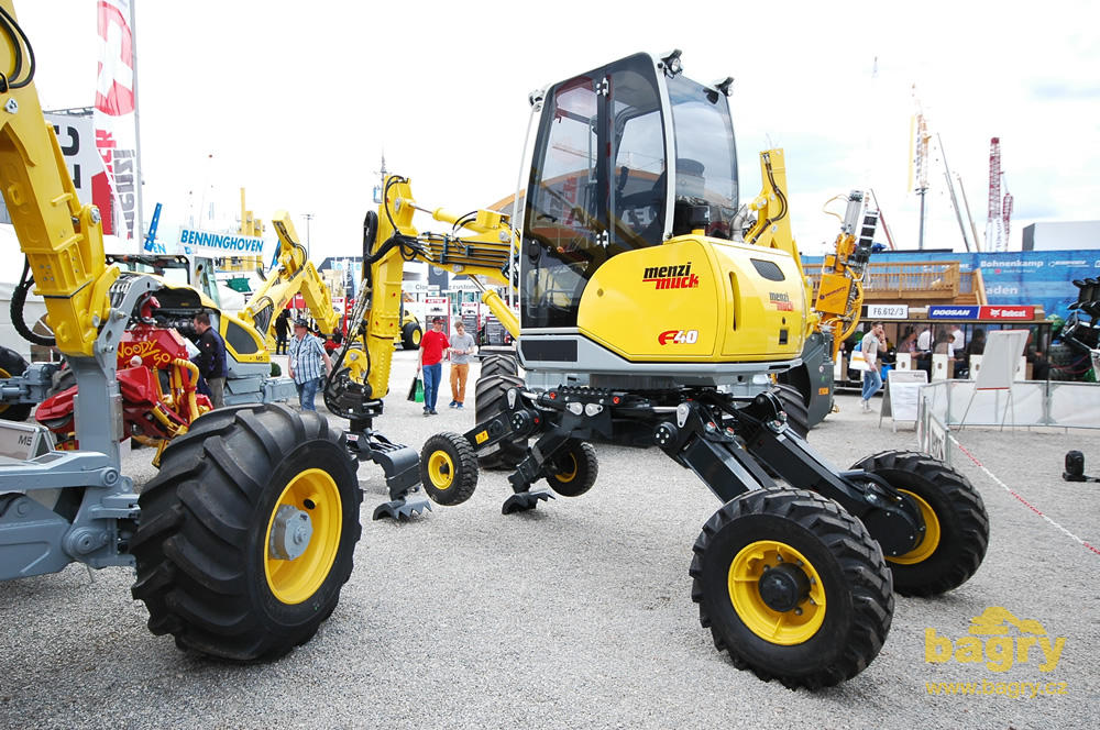 Kráčivé rypadlo Menzi Muck A40
