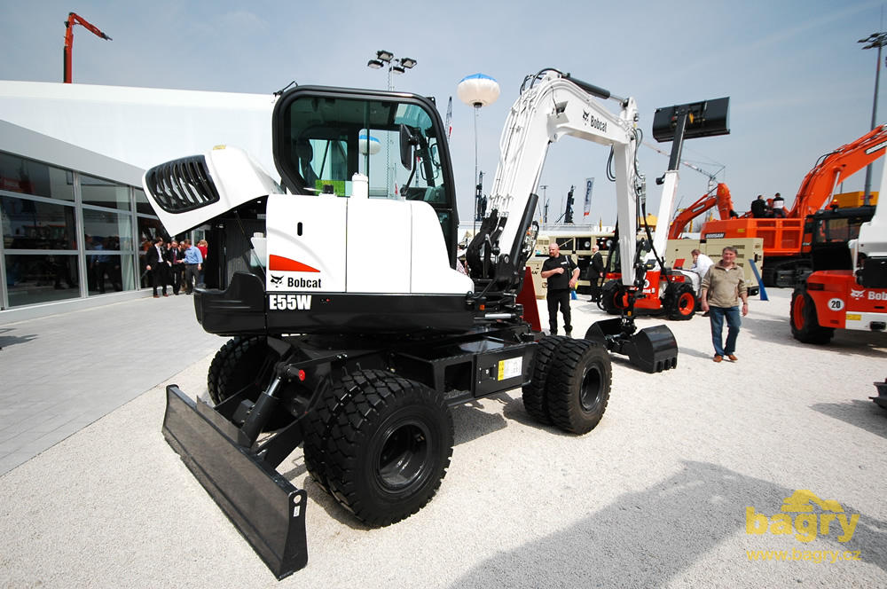 Kolové midirypadlo Bobcat E55W