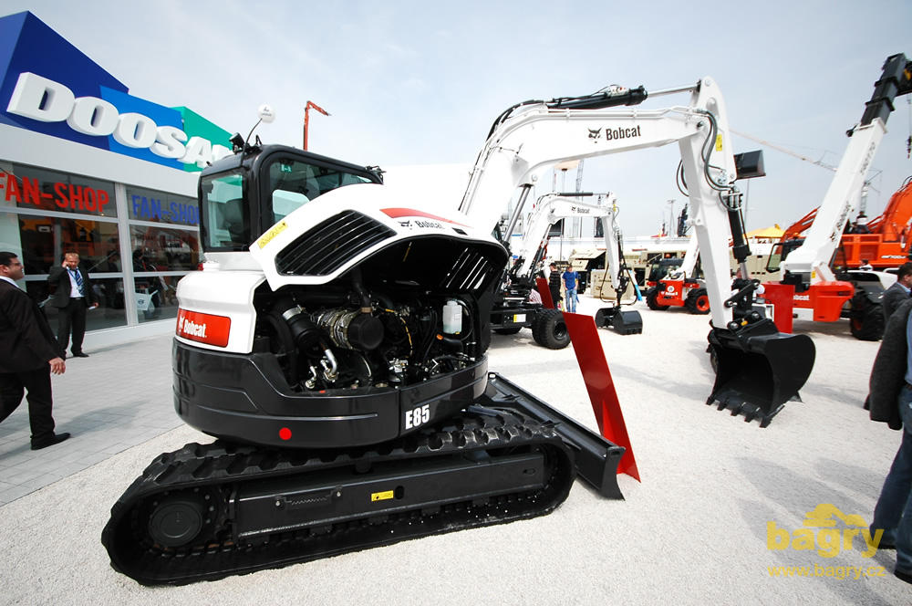 Pásové midirypadlo Bobcat E85