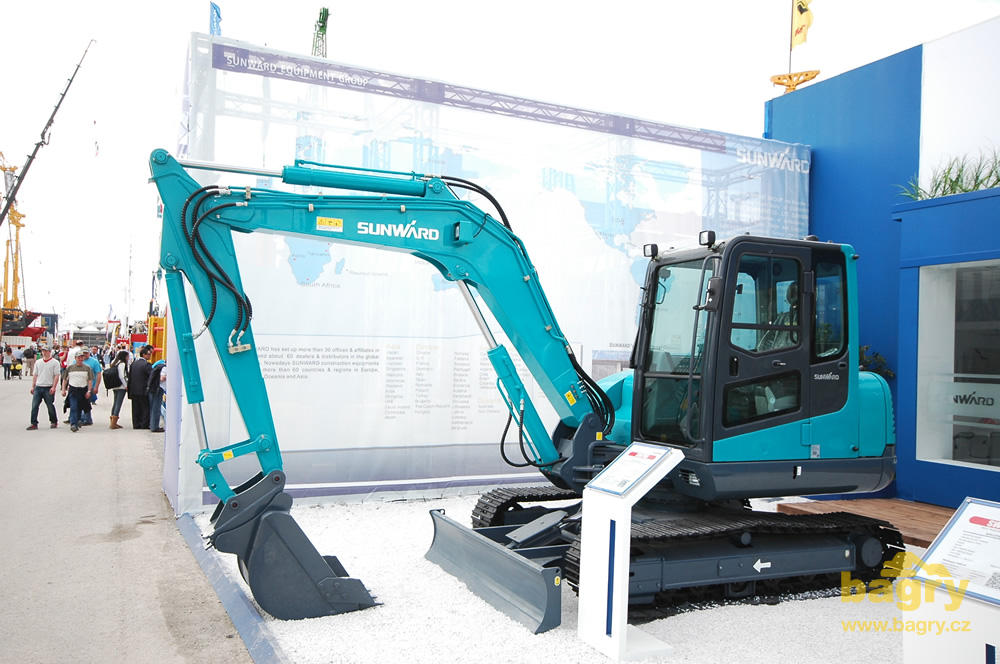 Pásové midirypadlo Sunward SWE70B