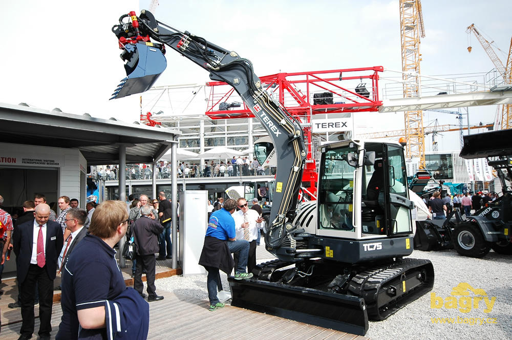 Pásové midirypadlo Terex TC75