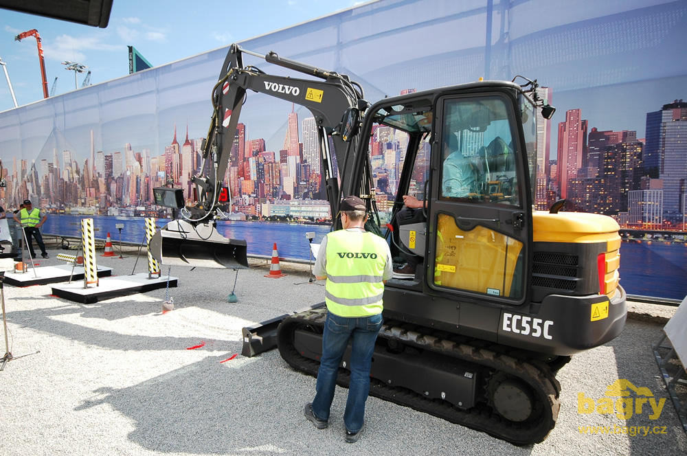 Pásové midirypadlo Volvo EC55C