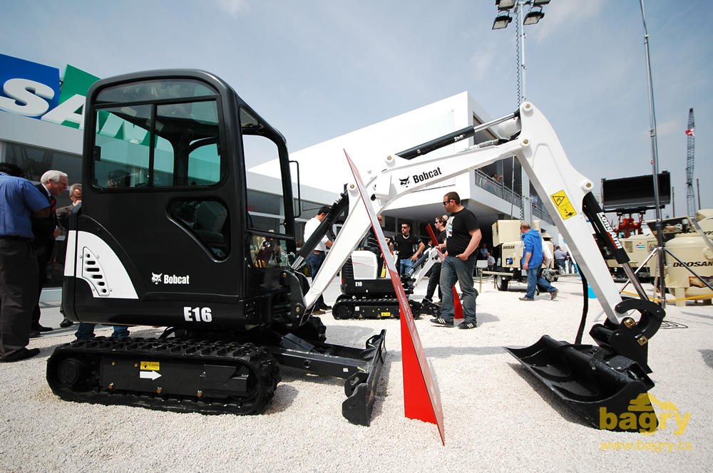 Pásové minirypadlo Bobcat E16